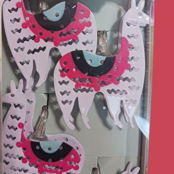 Merkury Innovations Glowing Llamas Metallic LED String Lights 8.5 Ft  Indoor - Picture 3 of 5